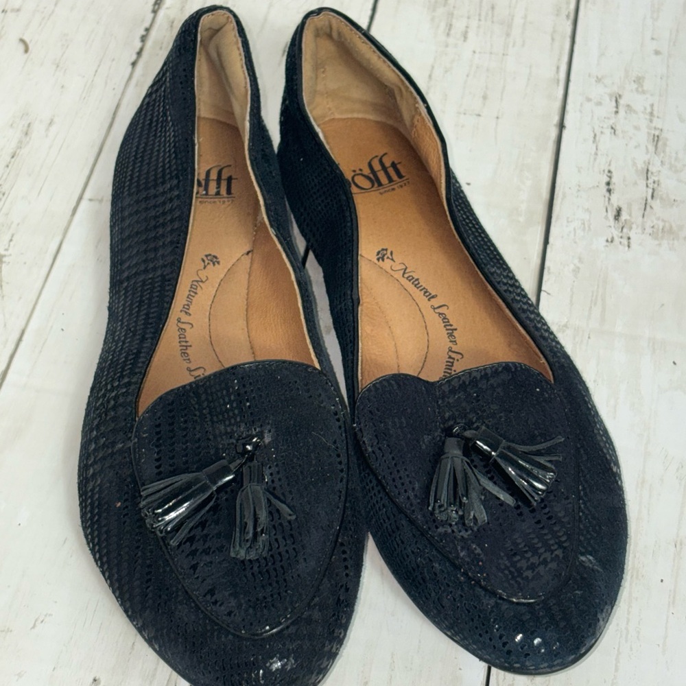 Sofft Navy Blue Snakeskin Loafers size 8 women’s